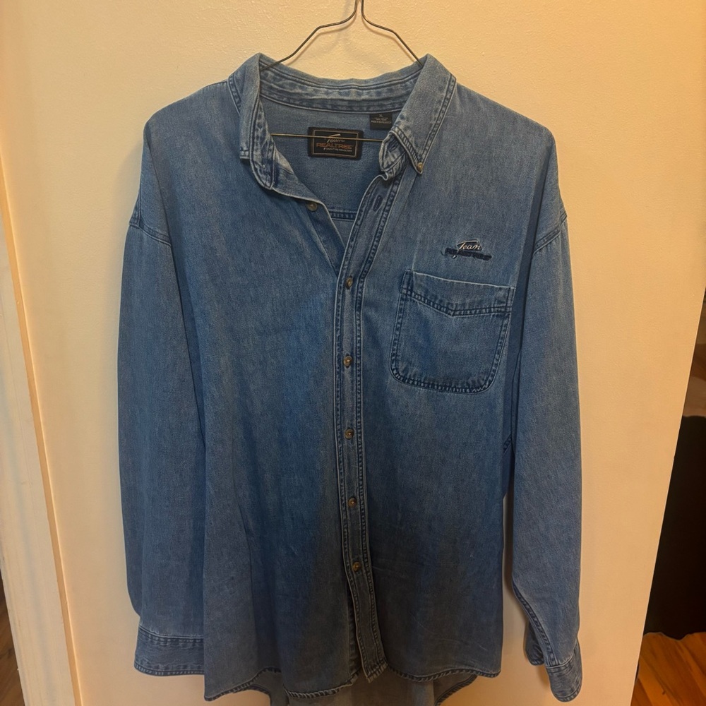 Vintage Team Realtree Men's  Blue Denim Long Sleeve Button Up Shirt Size XL